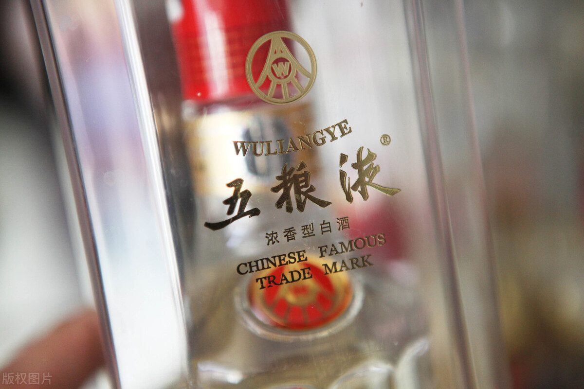 中国白酒“四大香型”是哪些？有啥特点？原来白酒也有口感之分