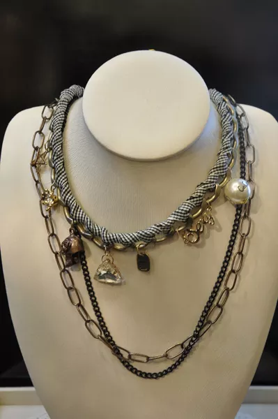 金属相吊坠加珠子的编法：项链珠链编织方法