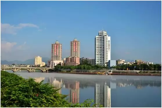 2、广东最穷十大城市排名:广东省最富的和最穷的那几位城市