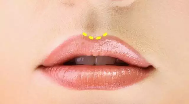 1、女人唇形图看性格:看嘴型就可以知道你的性格，什么唇型说明你的防御性最强？