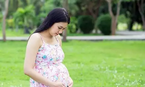 2、孕妇怀孕是不是挡财运:怀孕宝宝带财运的征兆是什么？