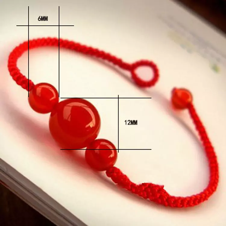 2、2根红绳转运珠手链编法:求三个转运珠手链怎样用红绳编？？？