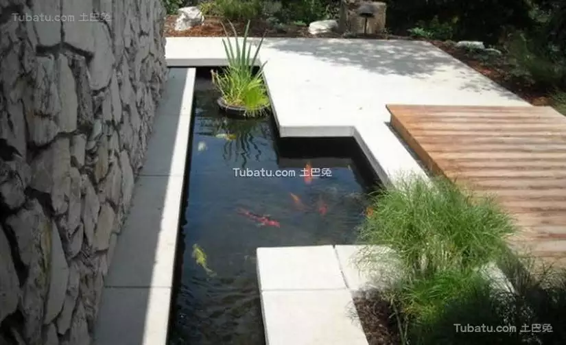 1、室内鱼池设计图片大全:庭院鱼池如何设计