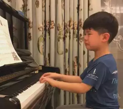 2、千万不要让孩子学钢琴:为什么那么多家长让孩子学钢琴？