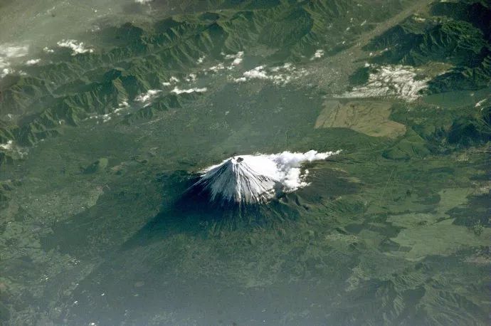 全球最厉害“房东”：日本富士山是他的，政府还得和他签租赁合同