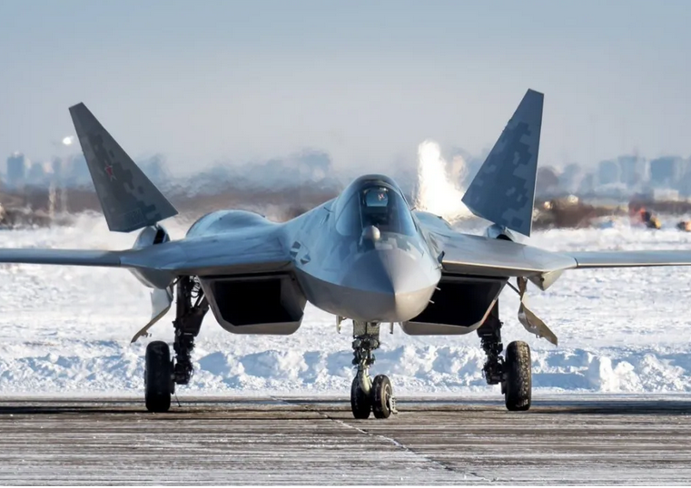 美媒公布2021年世界十大最强战机，F-35排第二，苏-57力压歼-20