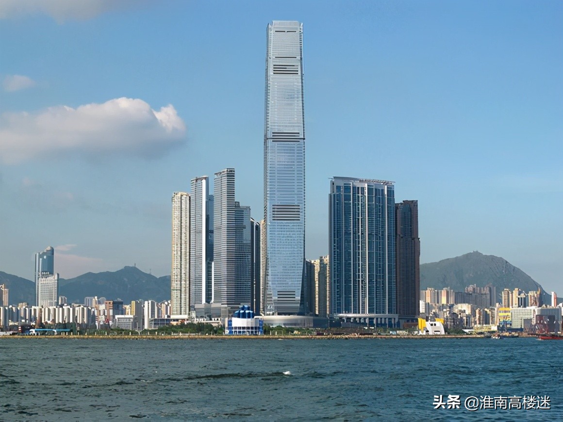 108层 484米 香港环球贸易广场