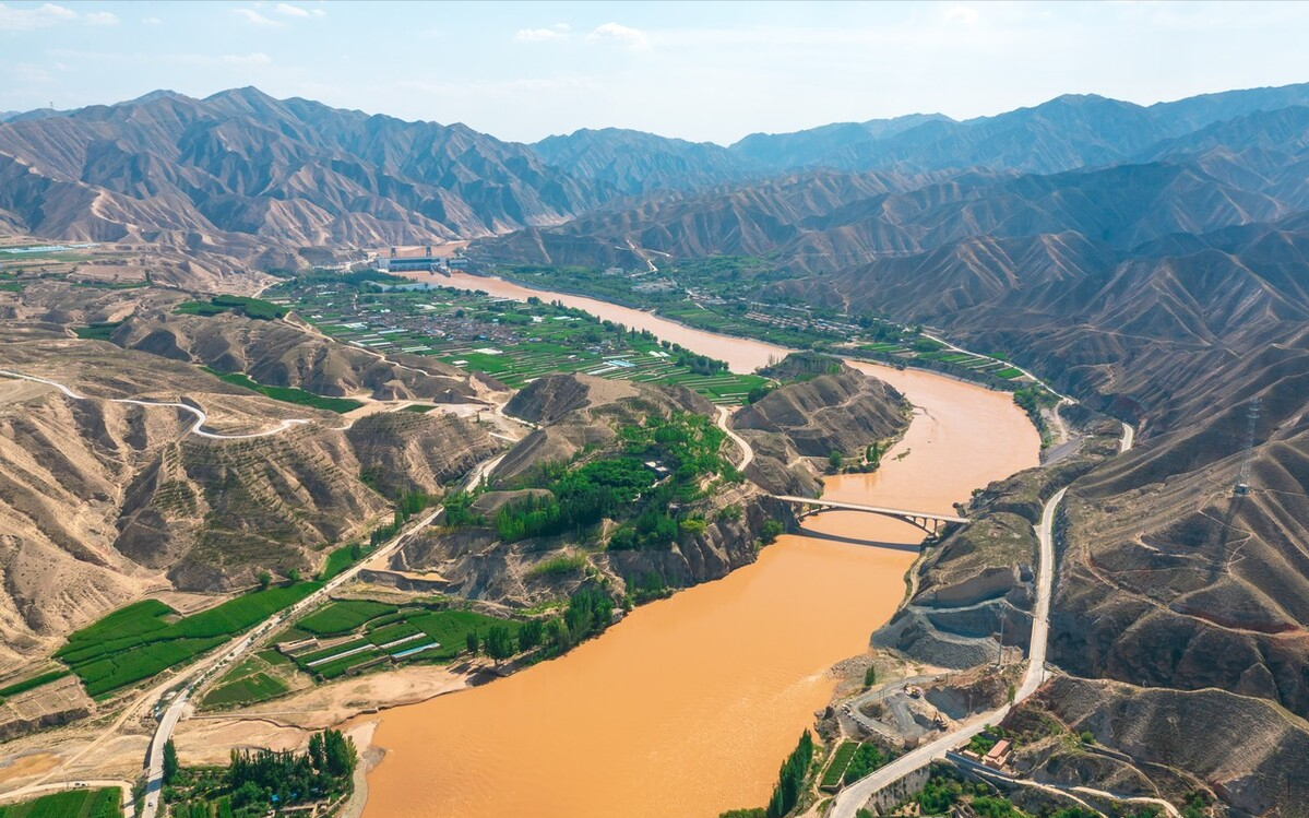 黄河是中国第二长河，水量却不及长江的1/10，水少的原因是什么？
