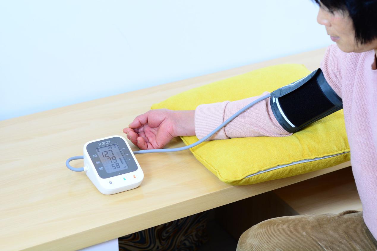 口碑最好的三款血压计深度体验，哪个媲美水银血压计？