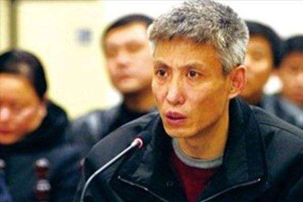东北“教父”刘涌：与警察枪战，抽刘德华耳光，被捕时吞药自杀