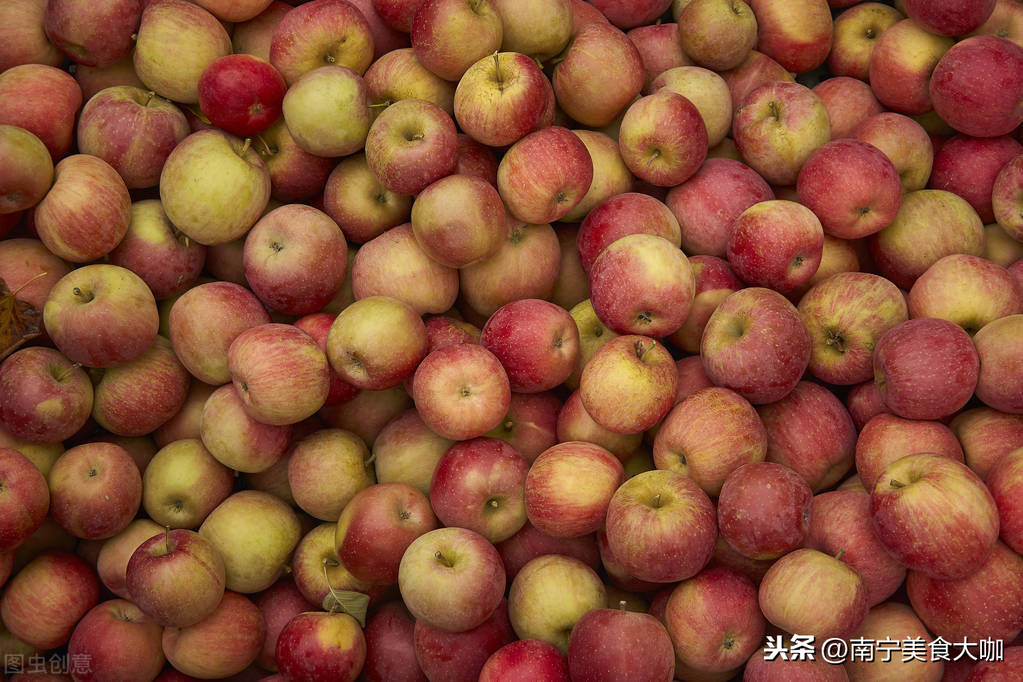 保存苹果别放冰箱冷藏，老果农教你2个土方法，放3个月还脆香甜