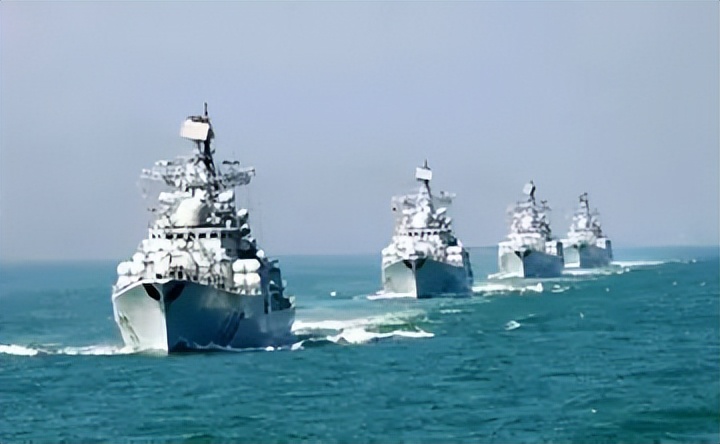 49万吨对43万吨，东海舰队与第7舰队战力对比，前者两栖力量更强