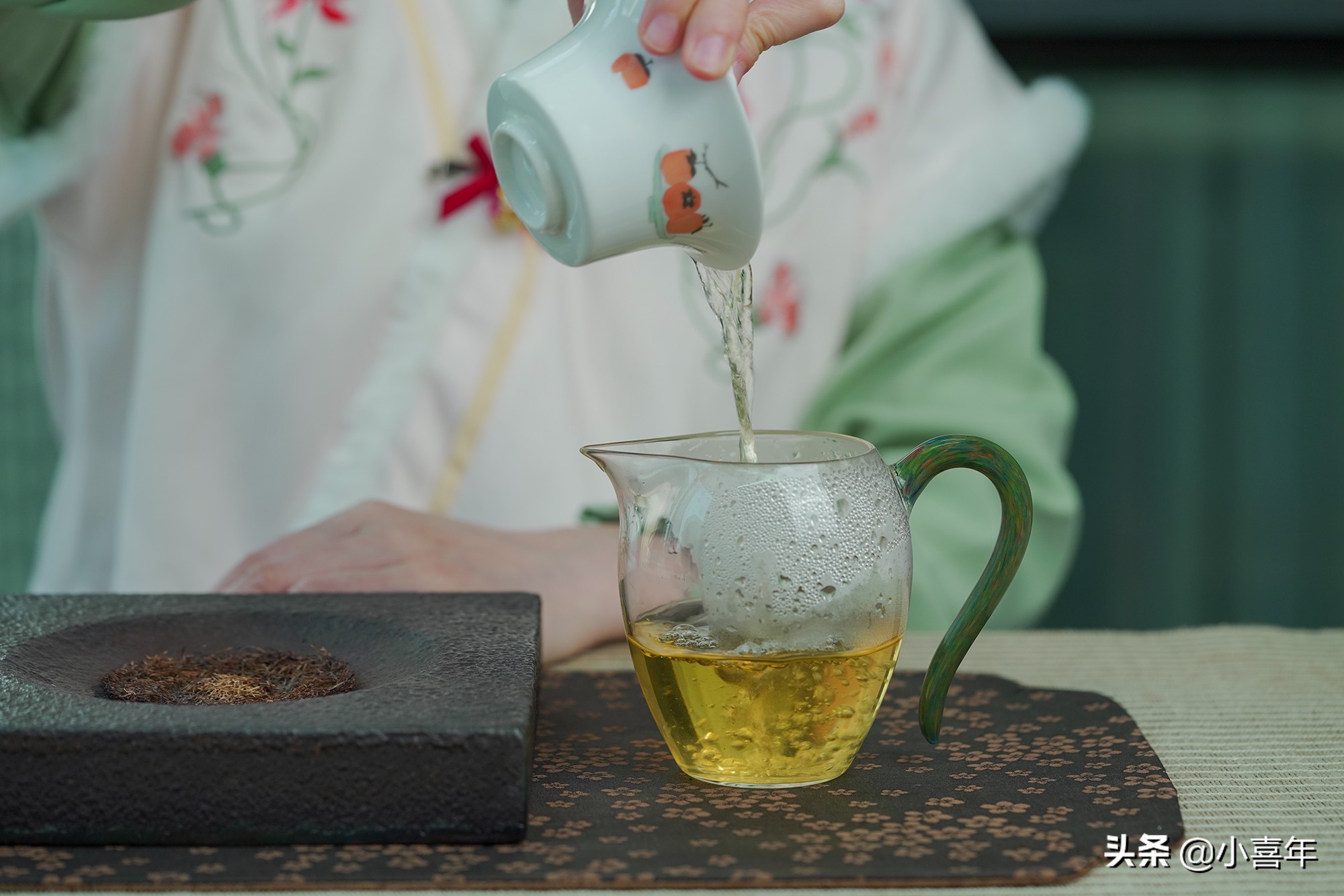 茶叶中的“茶多酚”到底是什么，它有哪些作用？