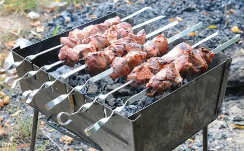 这样腌制羊肉串烤出来的羊肉串肉嫩鲜香
