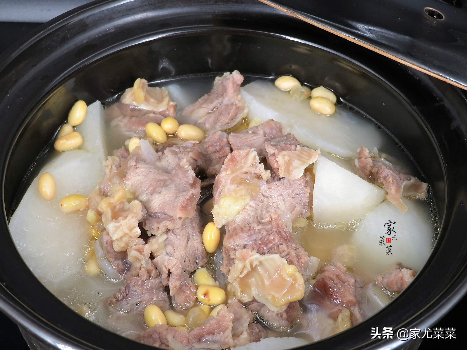 夏天怎么吃牛腩最补？广东人教你新做法，好吃不上火，汤汁都不剩