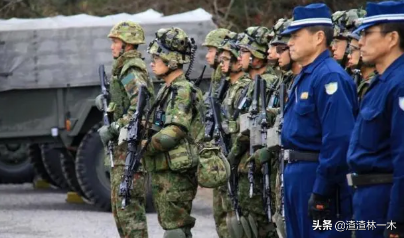 日本自卫队发生集体食物中毒，日本自卫队和部队有区别吗？
