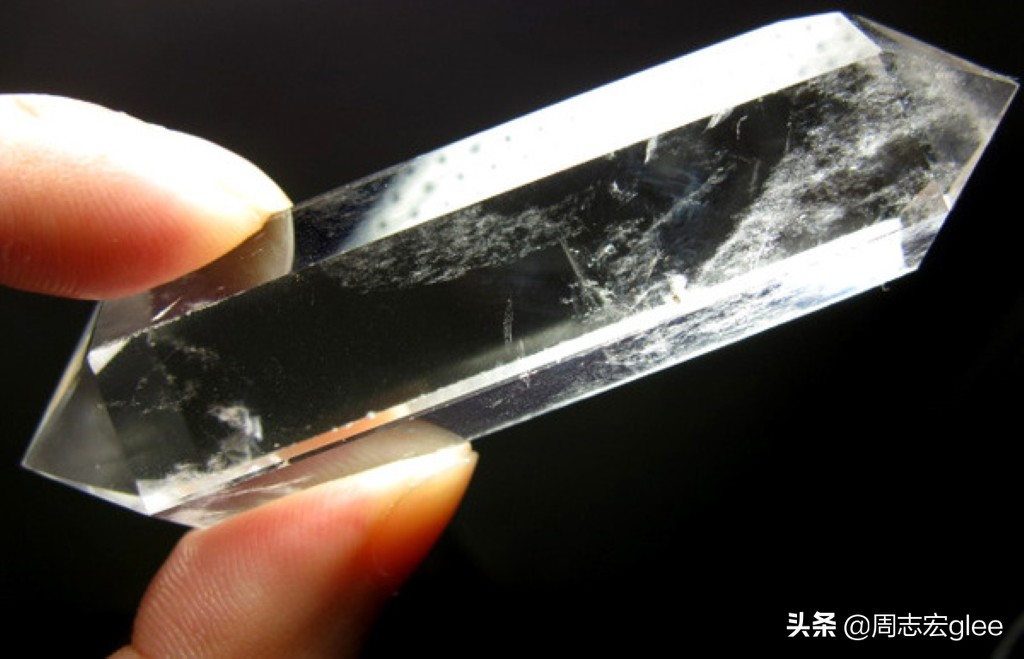 都是二氧化硅，为什么水晶是晶体而玻璃却是非晶体？