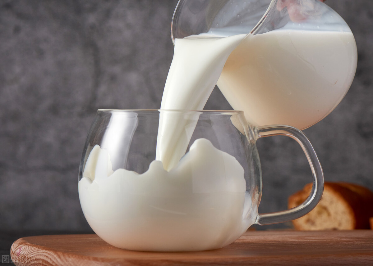同样是奶，纯牛奶、鲜牛奶、复合奶、生牛乳有啥区别？知道不买错