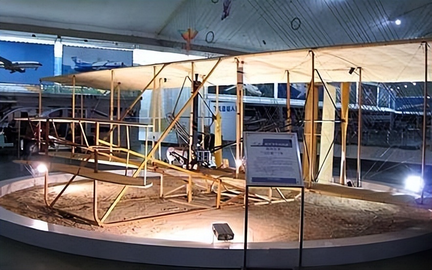 谁才是真正的“飞机之父”，第一架飞机是谁发明的？