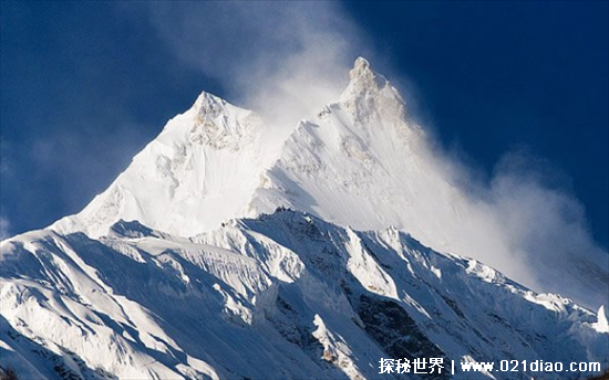 世界上最高的山峰，珠穆朗玛峰相当于3000层楼高