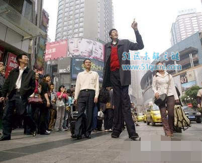 中国最高的人，山西省张俊才身高2米42