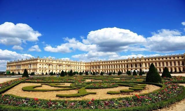 世界上最大的宫殿排名榜前十，故宫第一(是现存最大的古建筑群)