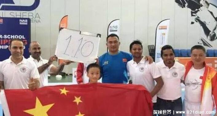 跳绳最快最多的人,岑小林创下了吉尼斯跳绳世界纪录(1分钟332个)