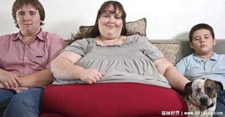 世界上最胖的人有多重，美国苏珊娜埃曼竟重1.8吨宛如大象