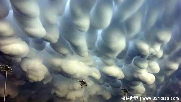 四大世界上最恐怖的云，蘑菇云最恐怖(能亲眼见到就离死不远了)