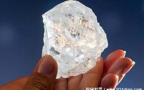 世界上最大的钻石，库里南钻石(3106.75克拉)