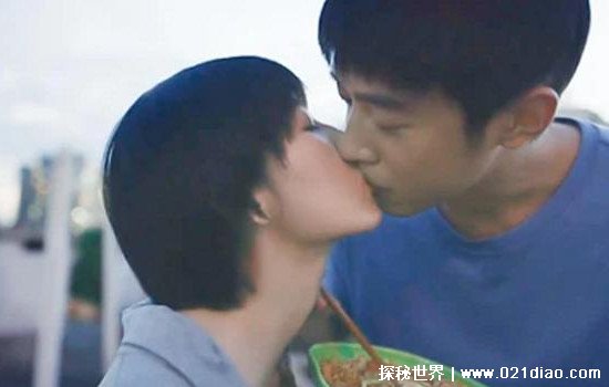 张子枫荧幕初吻给了谁，在第几分钟(和梁靖康接吻视频让人心疼)