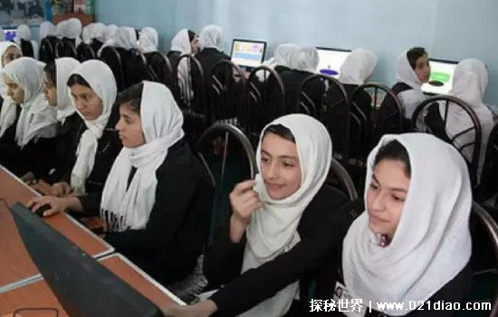 阿富汗女性为什么蒙面穿罩袍，她们地位低到什么程度(难以想象)