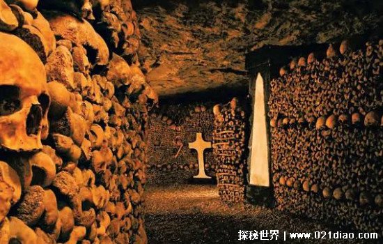 巴黎地下墓场尸洞效应，700万具人类尸骨被制作成骨头墙