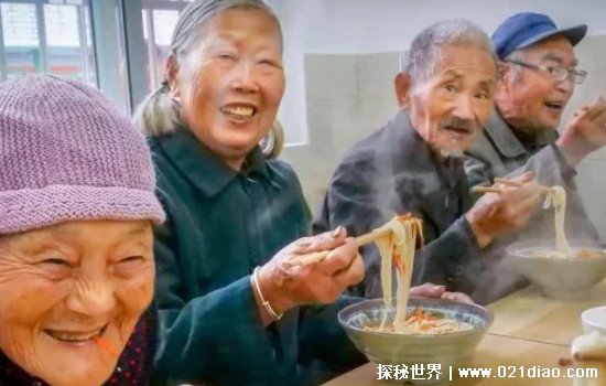 66岁生日有什么讲究，包六十六个饺子吃长寿面(寓意长寿安康)