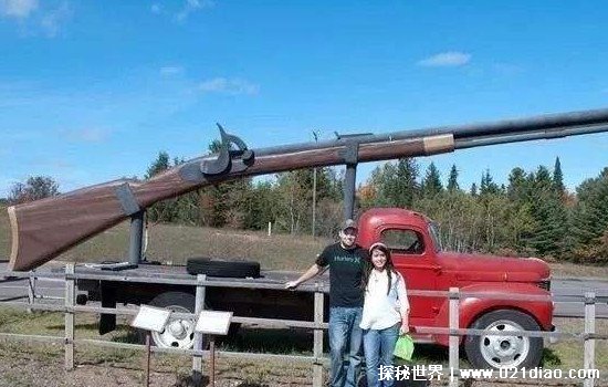 世界上最长的枪，大厄尼步枪(长10.18米需要用卡车才能拉动)