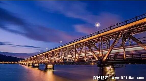 钱塘江大桥是谁设计的，茅以升设计的中国第一座现代化大型桥梁