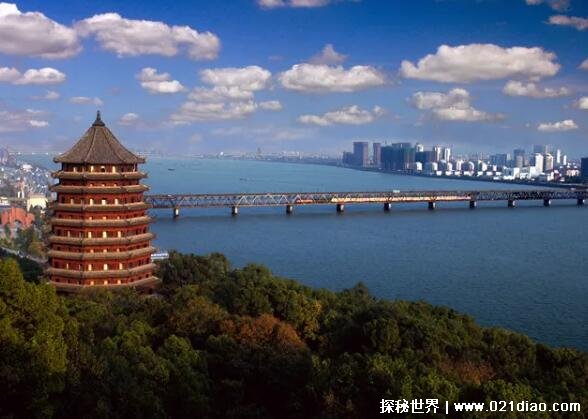 钱塘江大桥是谁设计的，茅以升设计的中国第一座现代化大型桥梁