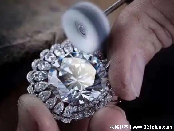 裸钻是什么意思，无戒托的单粒钻石(经过切割工艺的金刚石)