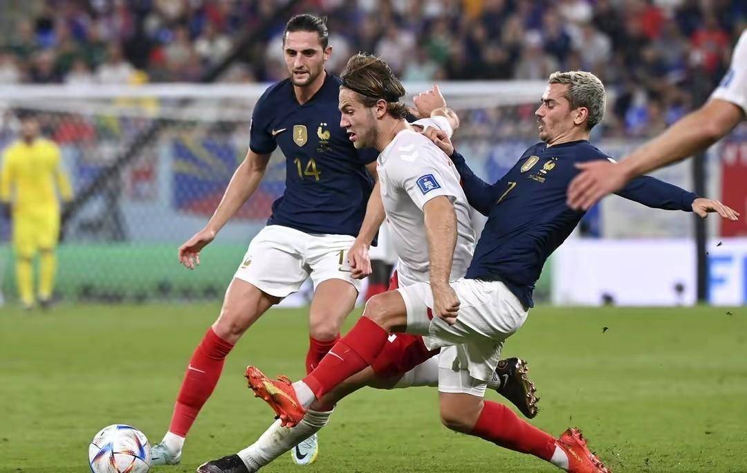 世界杯丹麦不敌法国（姆巴佩梅开二度！法国2:1战胜丹麦晋级小组赛）