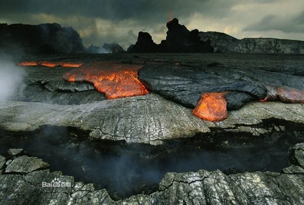 世界最高的海岛火山　冒纳罗亚火山