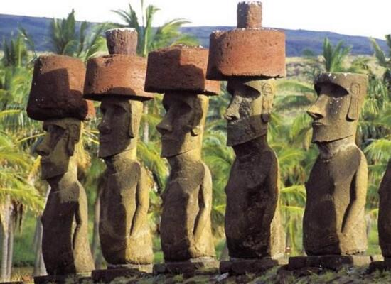 智利复活节岛石像之谜，据说每个石像对应一个已故的酋长