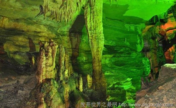 贵州的双河洞,中国第一长洞,世界最大的天青石洞穴