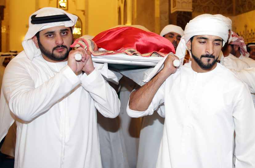 迪拜大王子颜值过人，丢了王位丢了表妹，33岁早逝，弟弟哭红了眼