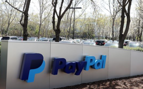 PayPal切断关系后Proud BoysGab和其他右翼网站的所在地张贴未铰链的信件