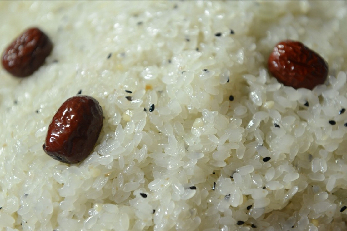 怎么区别糯米和大米（糯米和大米的区别在哪教你分辨）