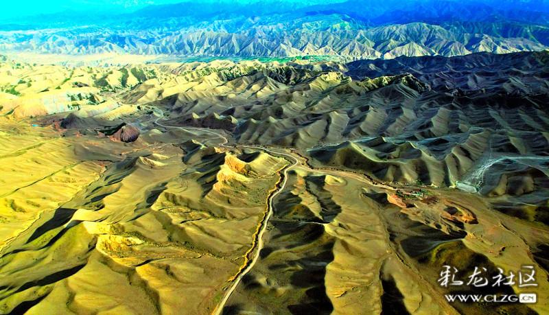 航拍：翻越新疆盘龙古道，带你领略帕米尔高原的勾魂之美