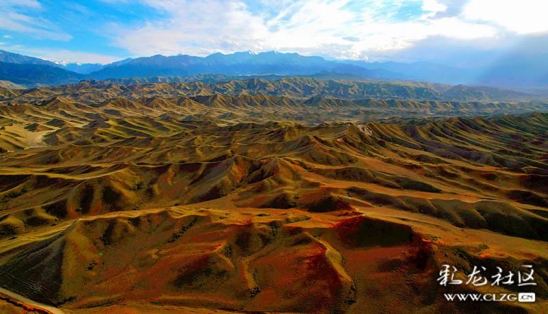航拍：翻越新疆盘龙古道，带你领略帕米尔高原的勾魂之美