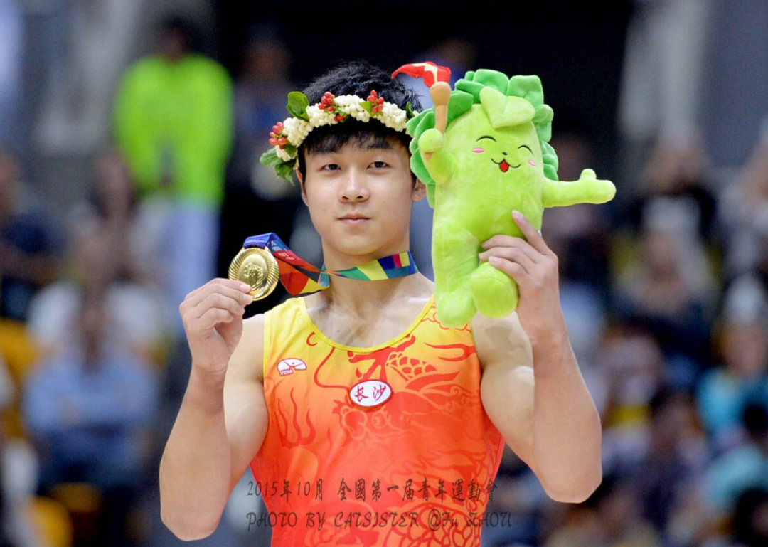 湖南伢子杨家兴登上中国体操世界冠军榜